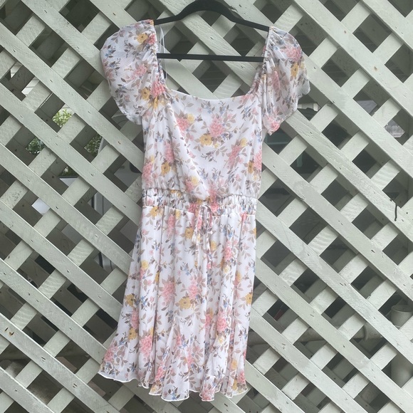 Francesca's Collections Dresses & Skirts - SOLD Francescas white floral mini dress